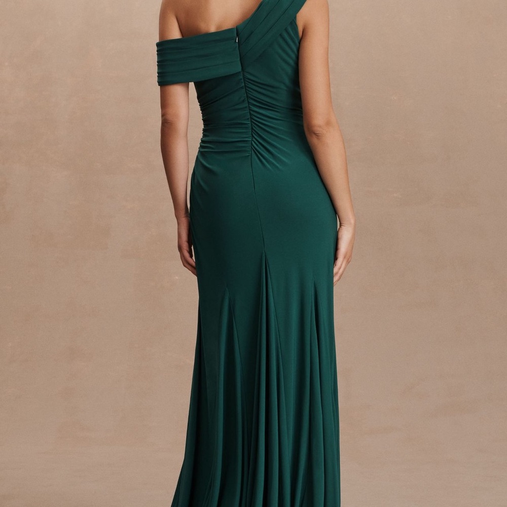 Mac Duggal Emerald Green One-Shoulder Evening Gown